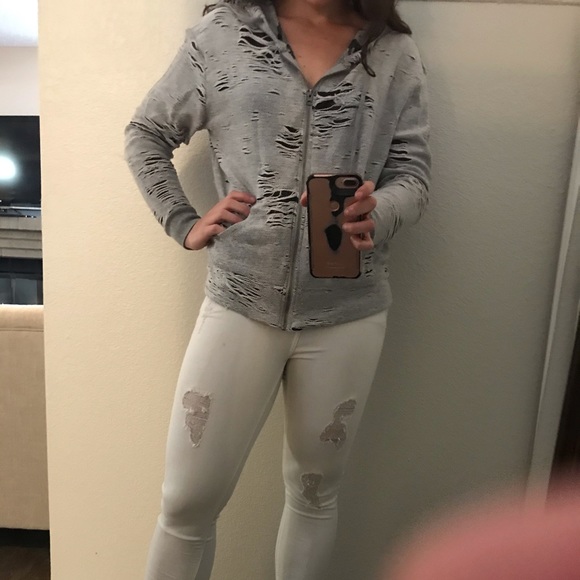 Grey hoodie with cool texture - Picture 3 of 4